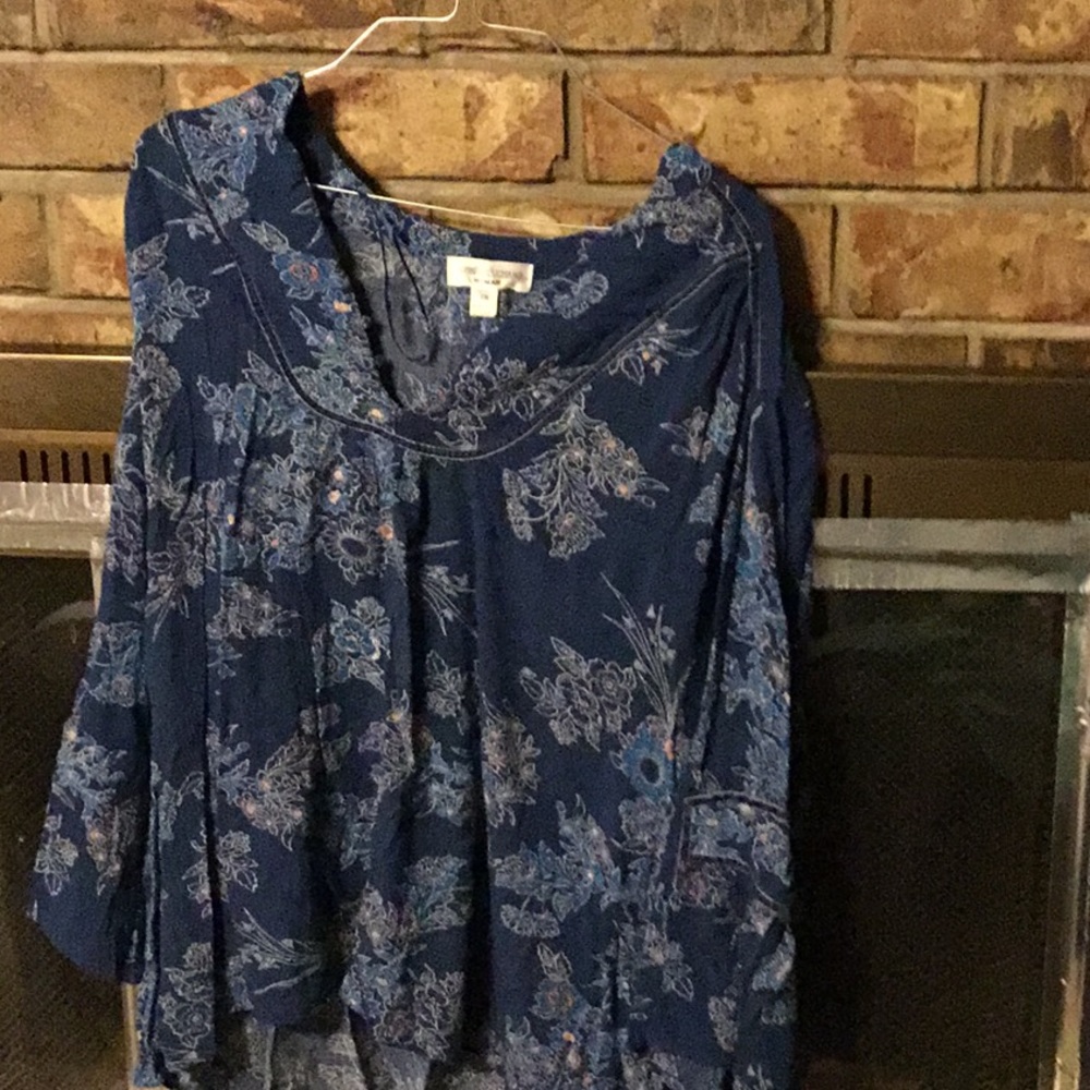 JohnPaul Richard navy color neck Lon sleeves top